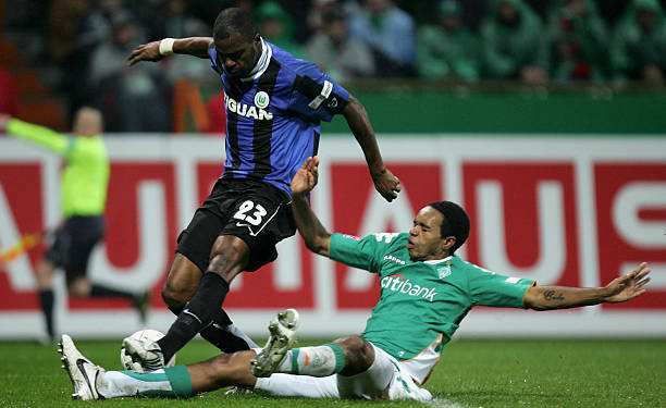 于绝对劣势 于绝对劣势